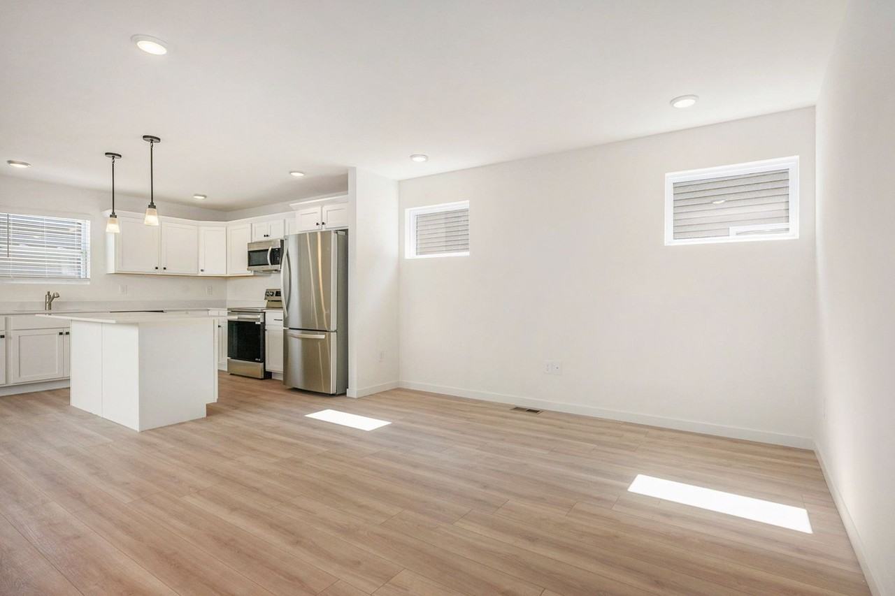 6130 Aurelius Rd - Photo 3 of 24