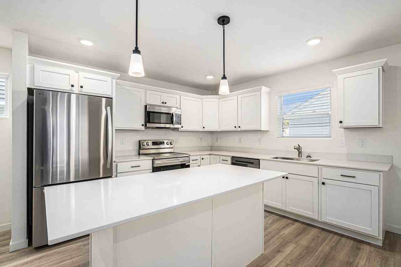 6134 Aurelius Rd - Photo 2 of 26