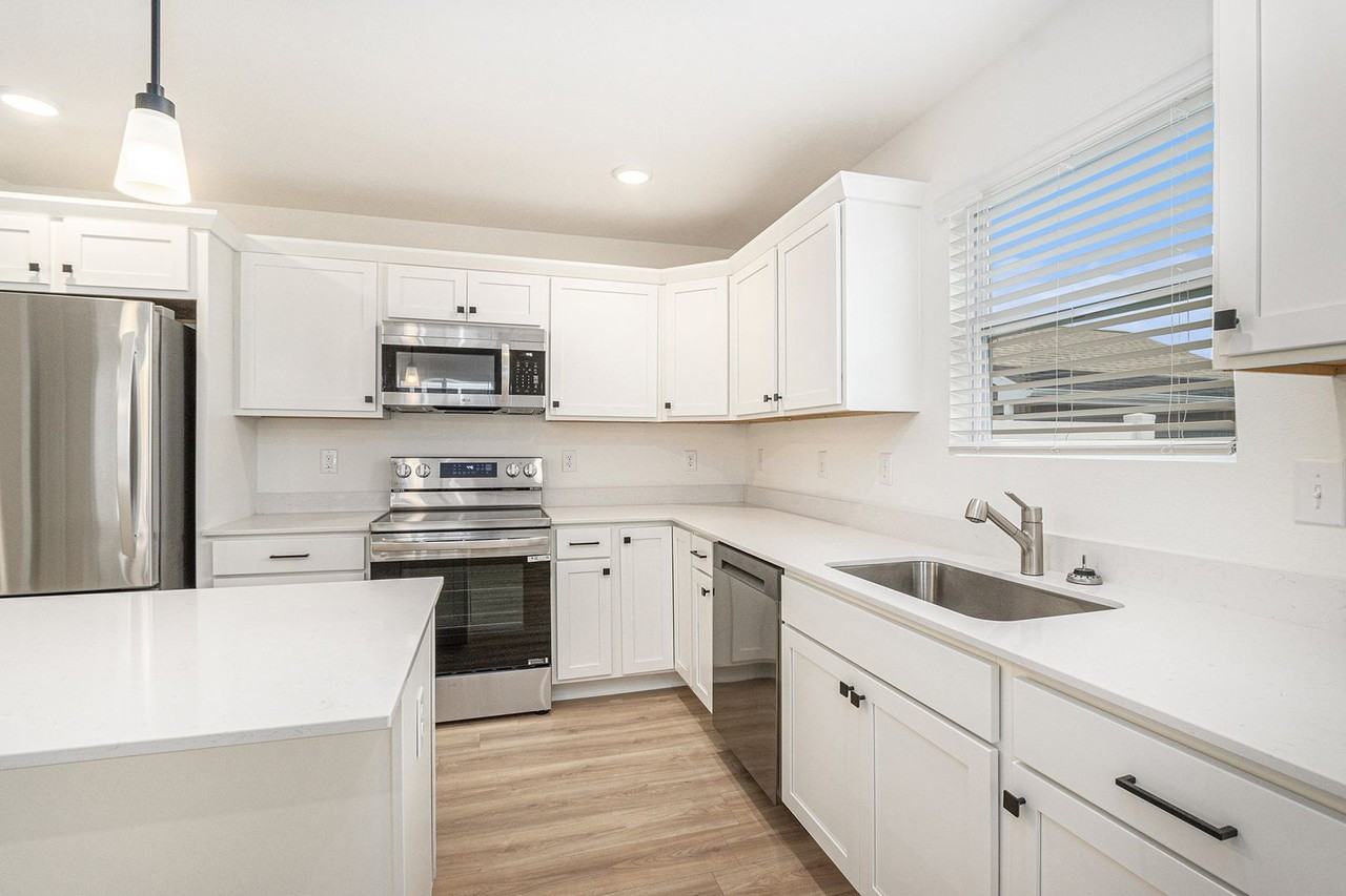 6134 Aurelius Rd - Photo 3 of 26