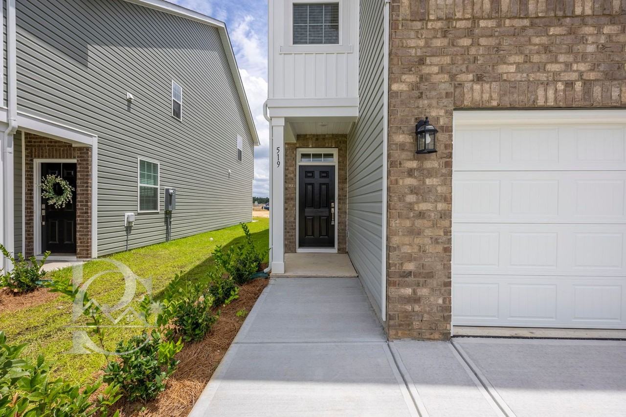 519 Marcus Way - Photo 2 of 34
