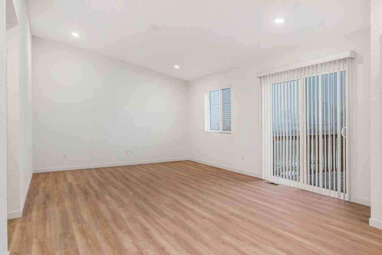 7320 Sessile Cir - Photo 4 of 20