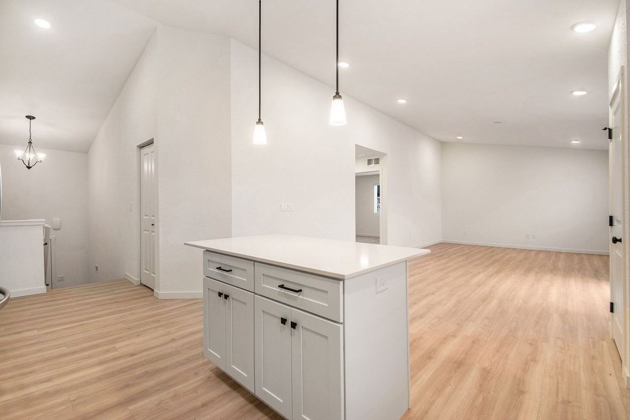 7320 Sessile Cir - Photo 5 of 20