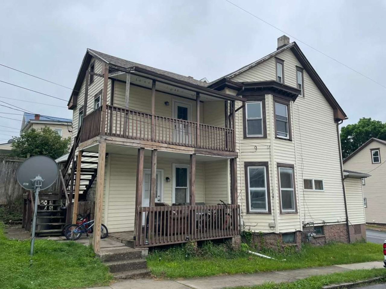 201 2nd Ave - Photo 3 of 21