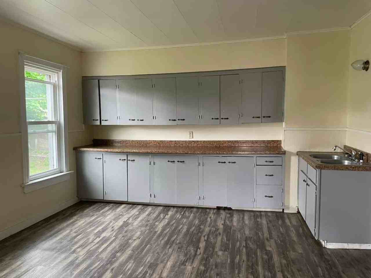 201 2nd Ave - Photo 4 of 21