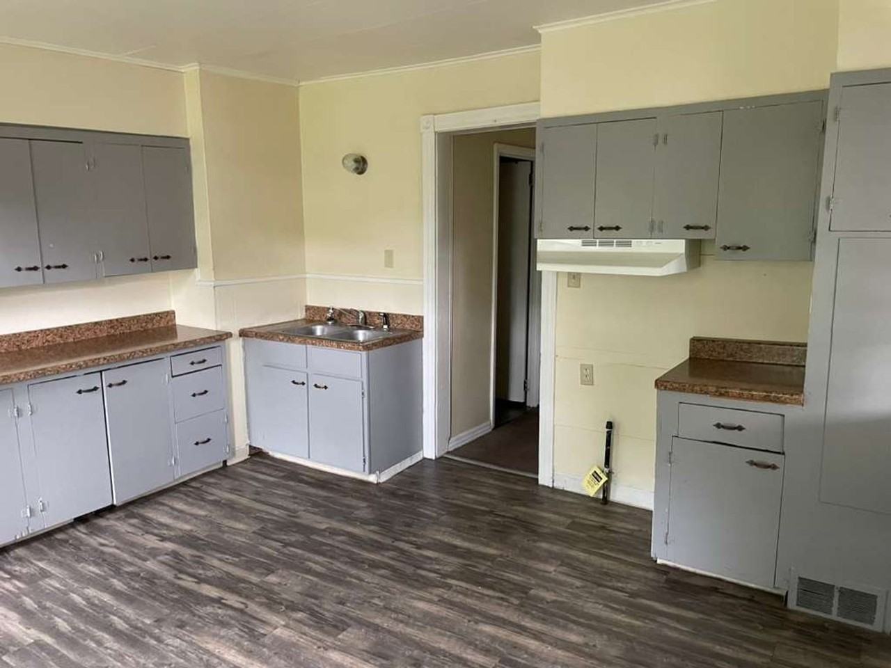 201 2nd Ave - Photo 6 of 21