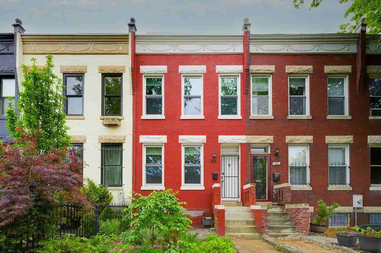 764 13th St Se - Photo 2 of 44