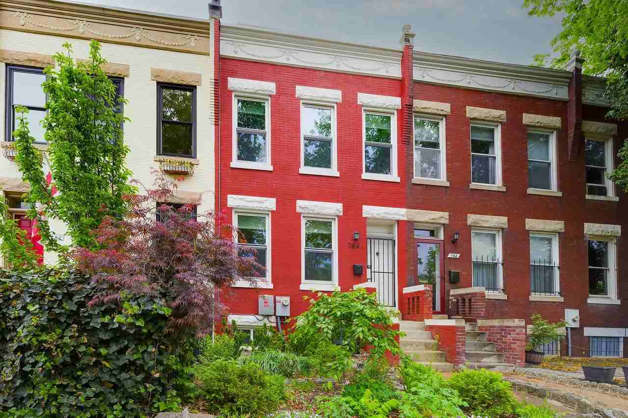 764 13th St Se - Photo 3 of 44