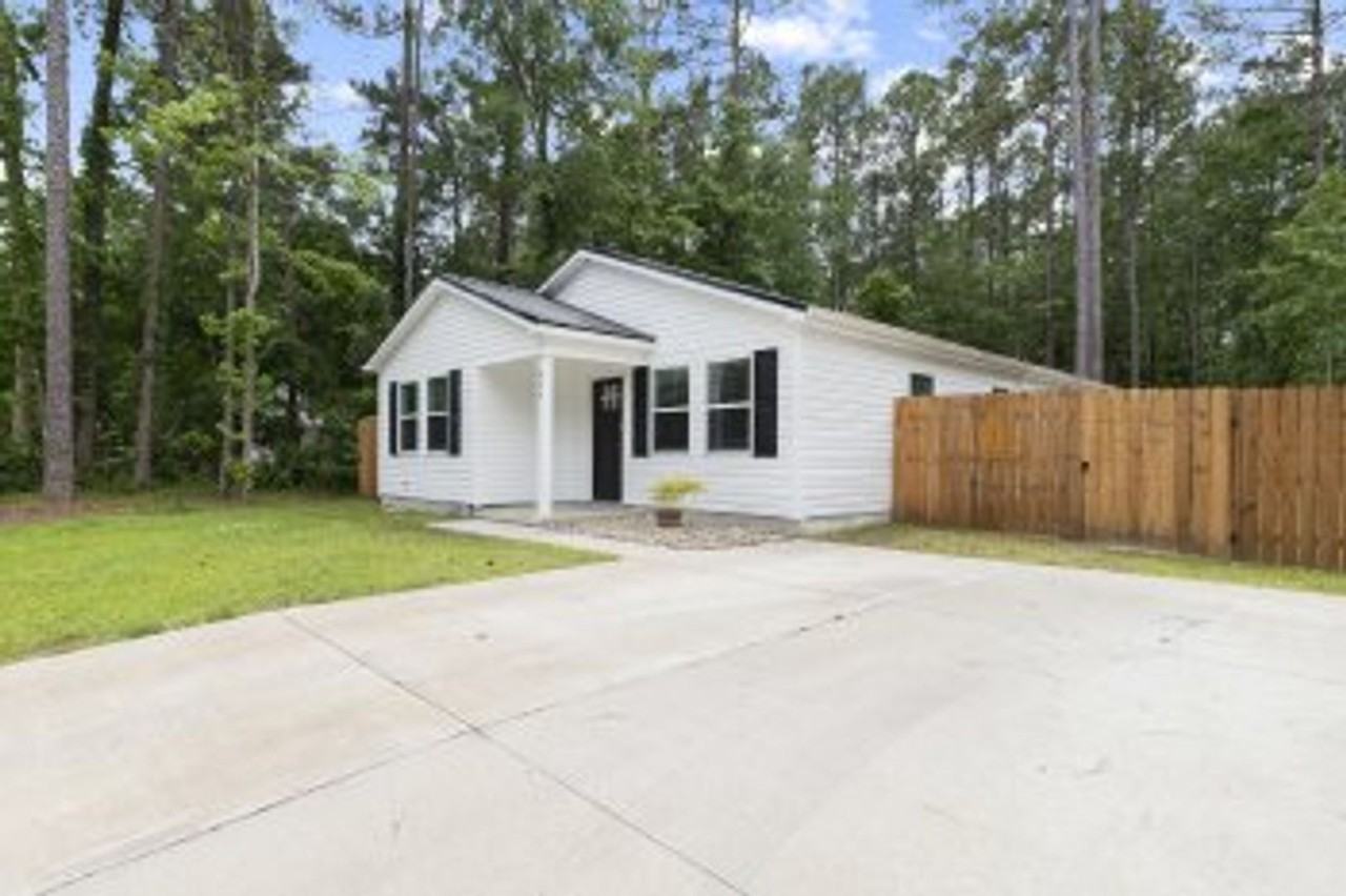 629 Walnut Dr - Photo 2 of 24