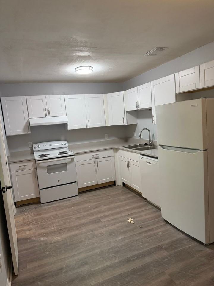 2511 Old Bainbridge Rd - Photo 2 of 19
