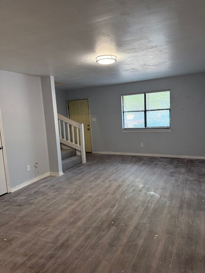 2511 Old Bainbridge Rd - Photo 5 of 19
