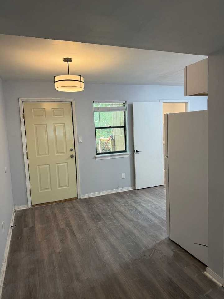 2511 Old Bainbridge Rd - Photo 6 of 19