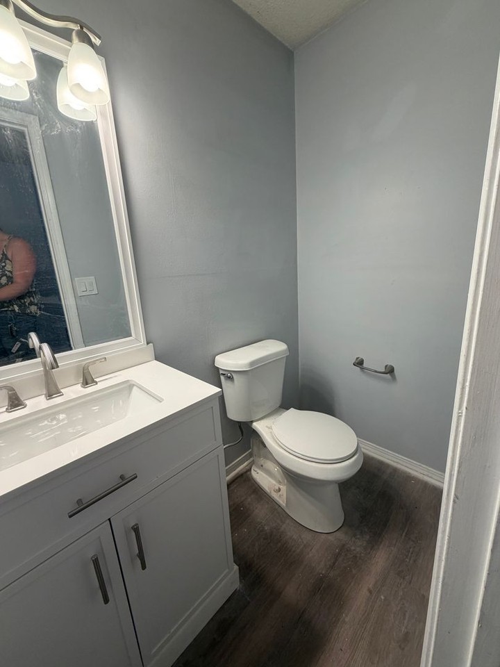 2511 Old Bainbridge Rd - Photo 2 of 22