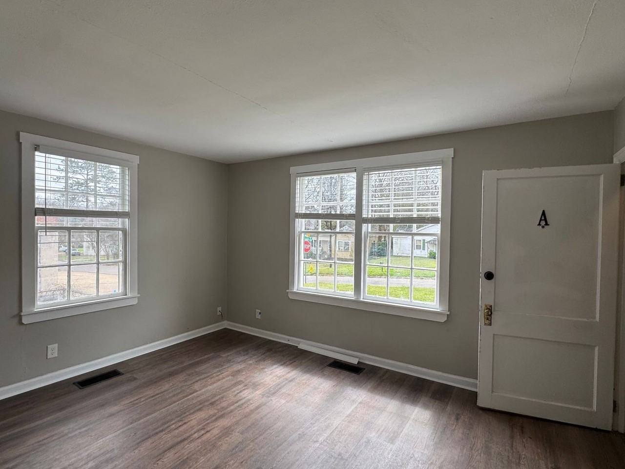 3017 Mcqueen St - Photo 4 of 10