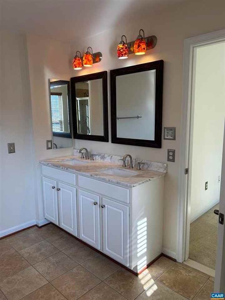 923 Bing Ln - Photo 5 of 10