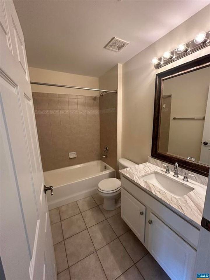 923 Bing Ln - Photo 6 of 10