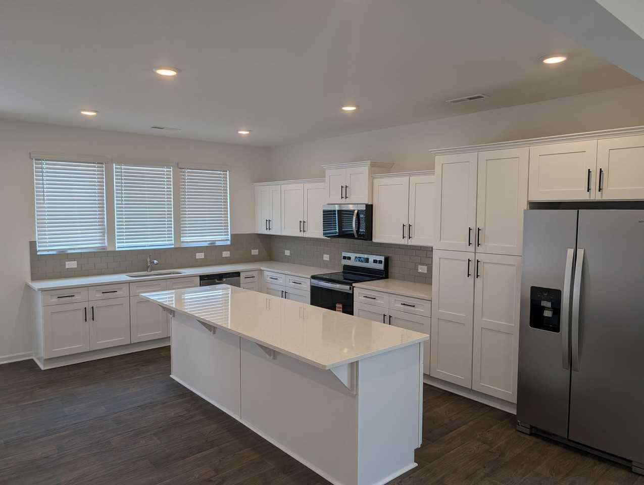437 Gentle Bend Cv - Photo 3 of 14