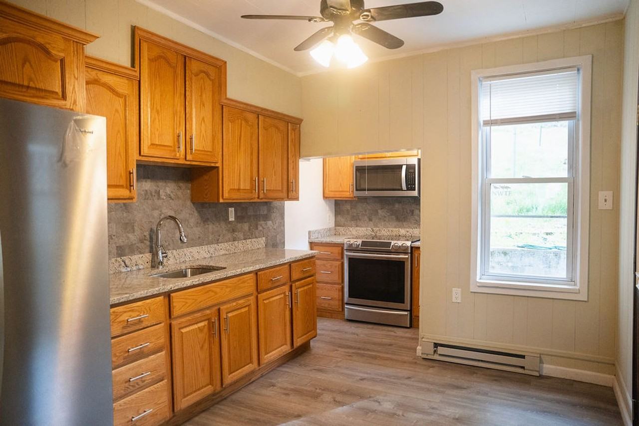 319 1st St - Photo 4 of 15