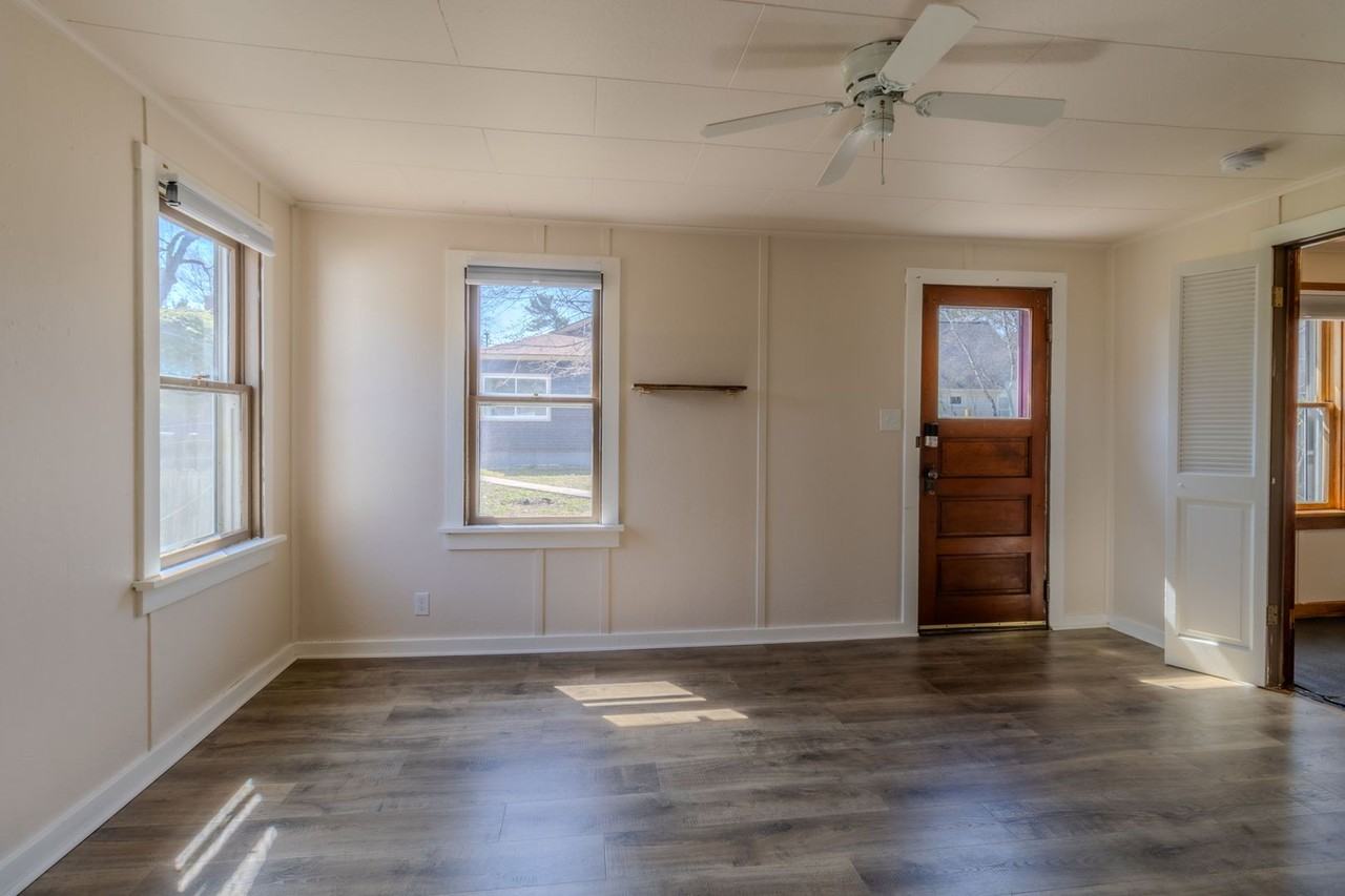 624 W 13th St - Photo 3 of 24