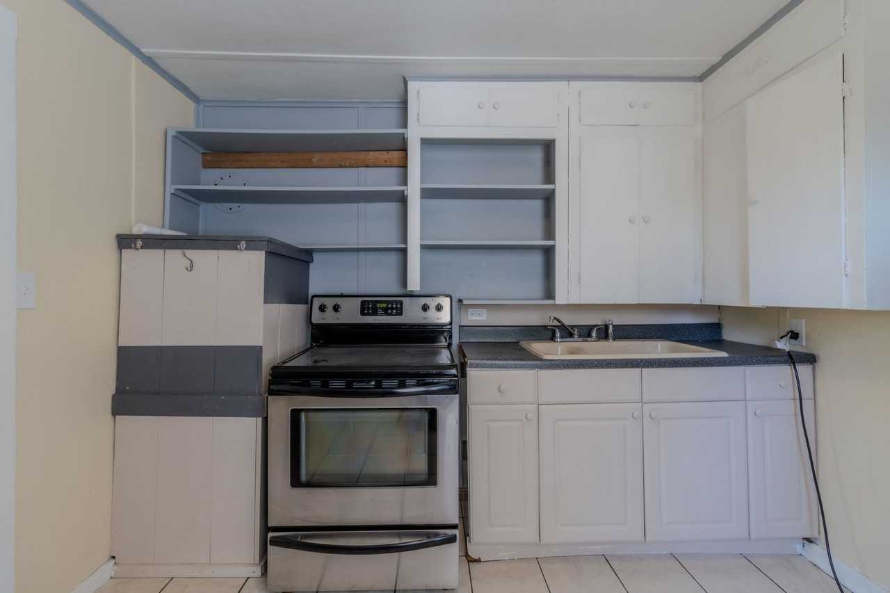 624 W 13th St - Photo 7 of 24