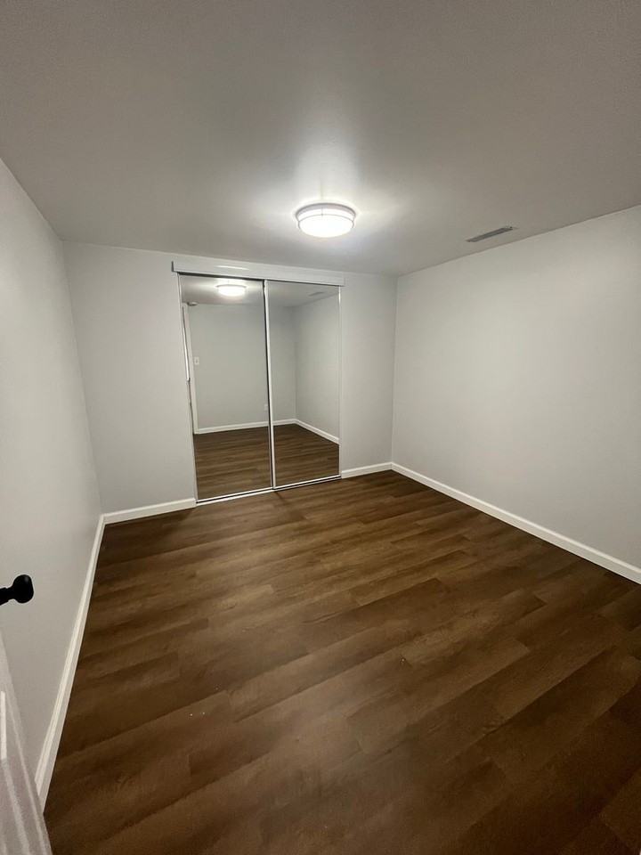 117 N Ulster St - Photo 3 of 9