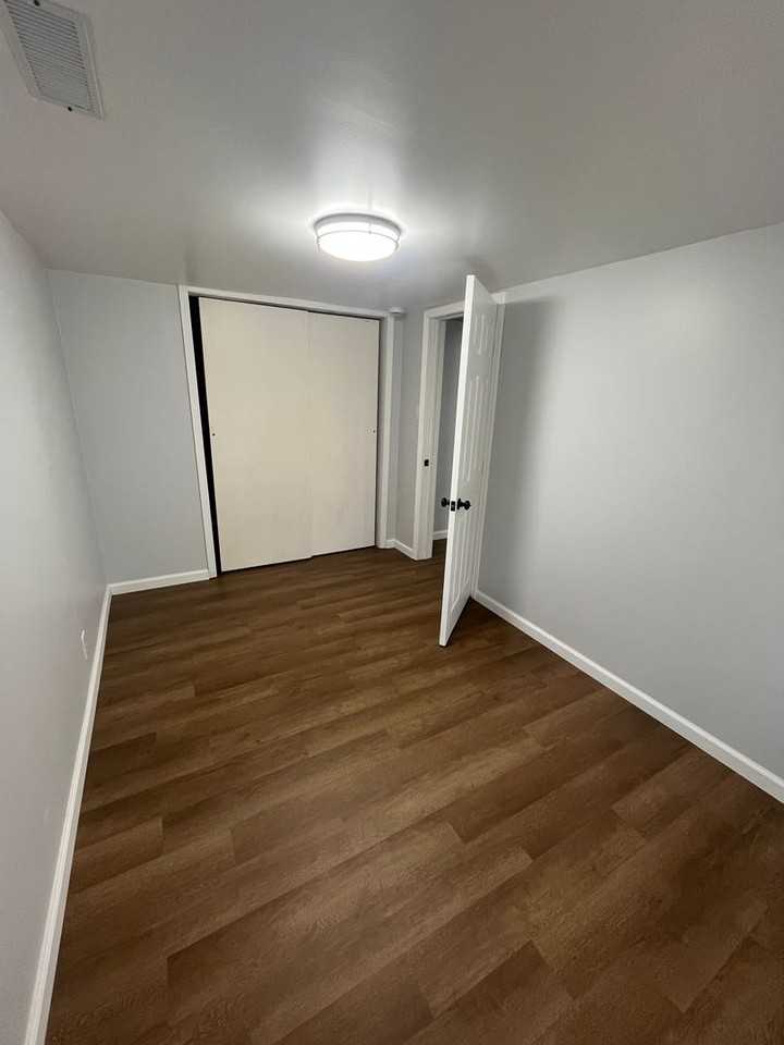 117 N Ulster St - Photo 4 of 9