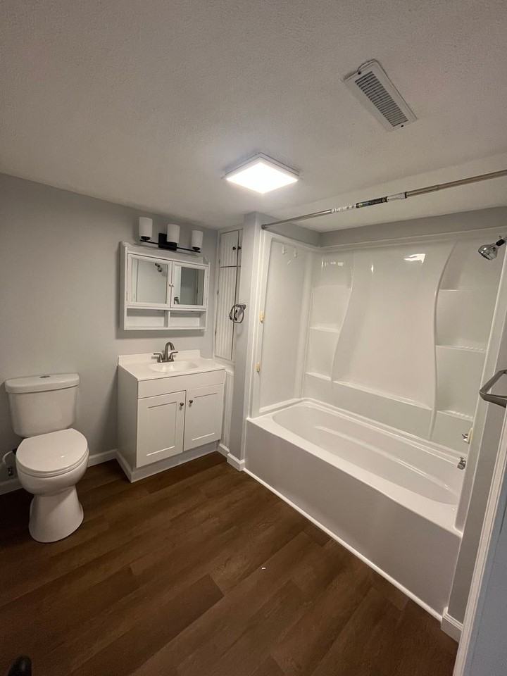 117 N Ulster St - Photo 6 of 9