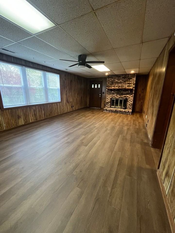 117 N Ulster St - Photo 7 of 9