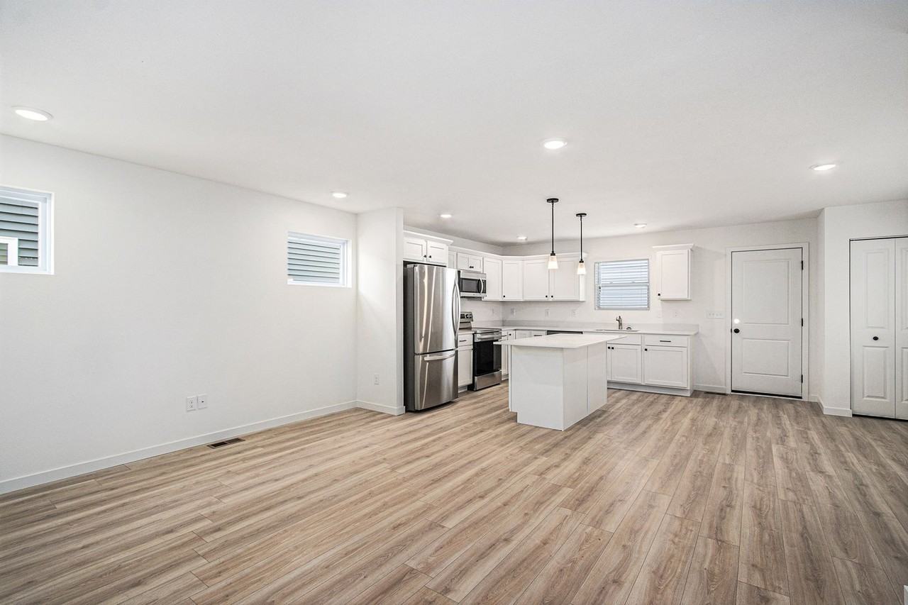 515 Leland Ave - Photo 6 of 26