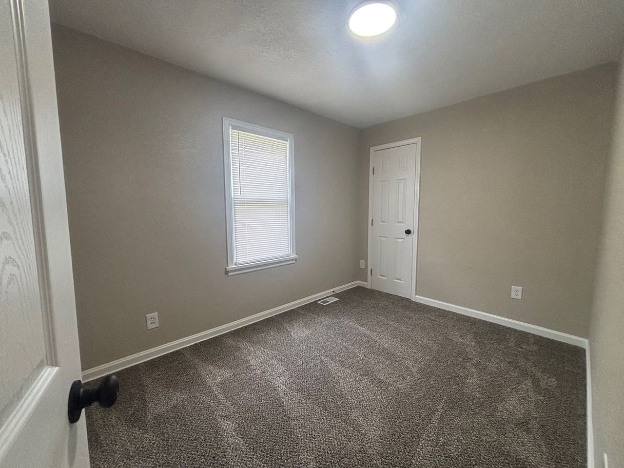 213 W Allison St - Photo 7 of 11