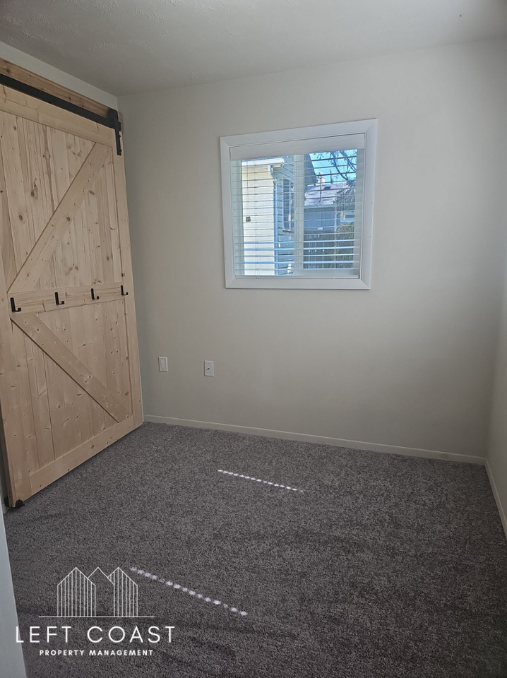 3102 Sw Coast Ave #1 - Photo 7 of 24