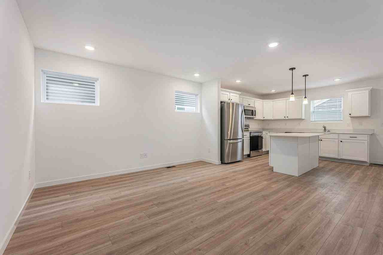 517 Leland Ave - Photo 5 of 21