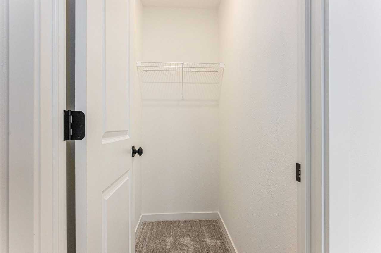 517 Leland Ave - Photo 7 of 21