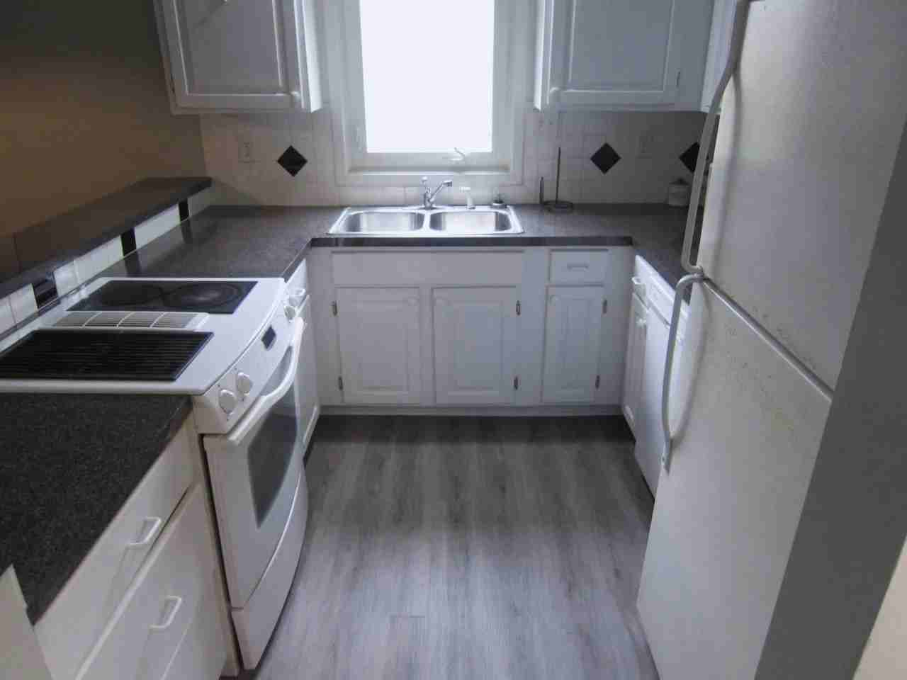 1405 Harbourside Dr - Photo 2 of 11