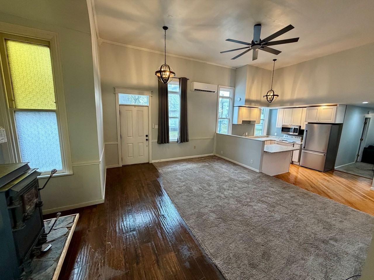 309 Mill St - Photo 2 of 10