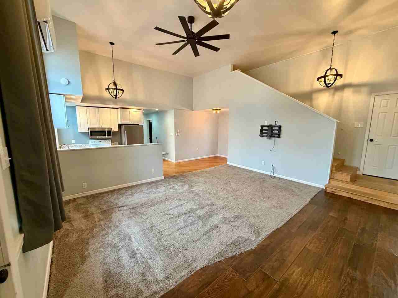 309 Mill St - Photo 3 of 10