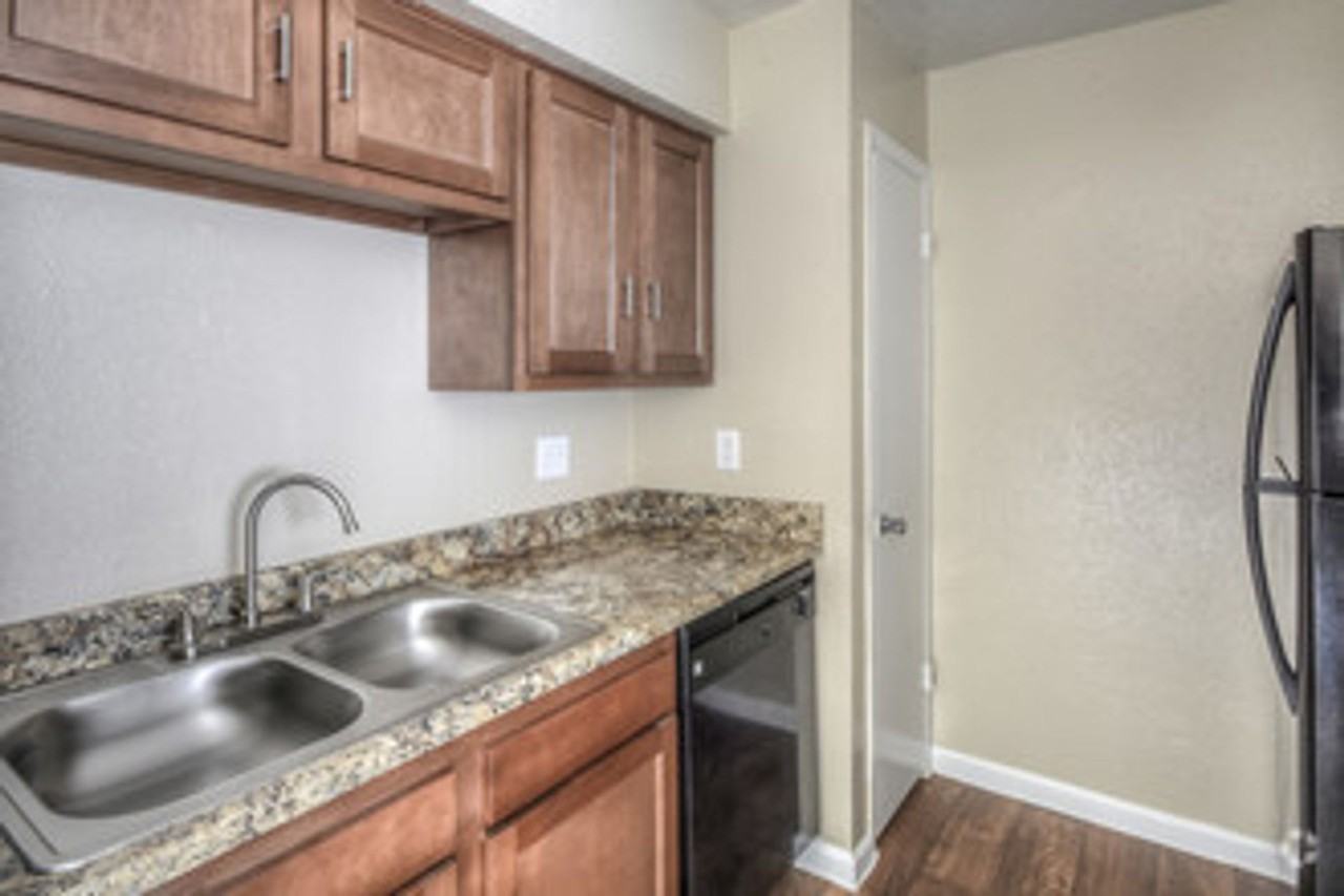 Heatherwood Apartments - Photo 3 of 13
