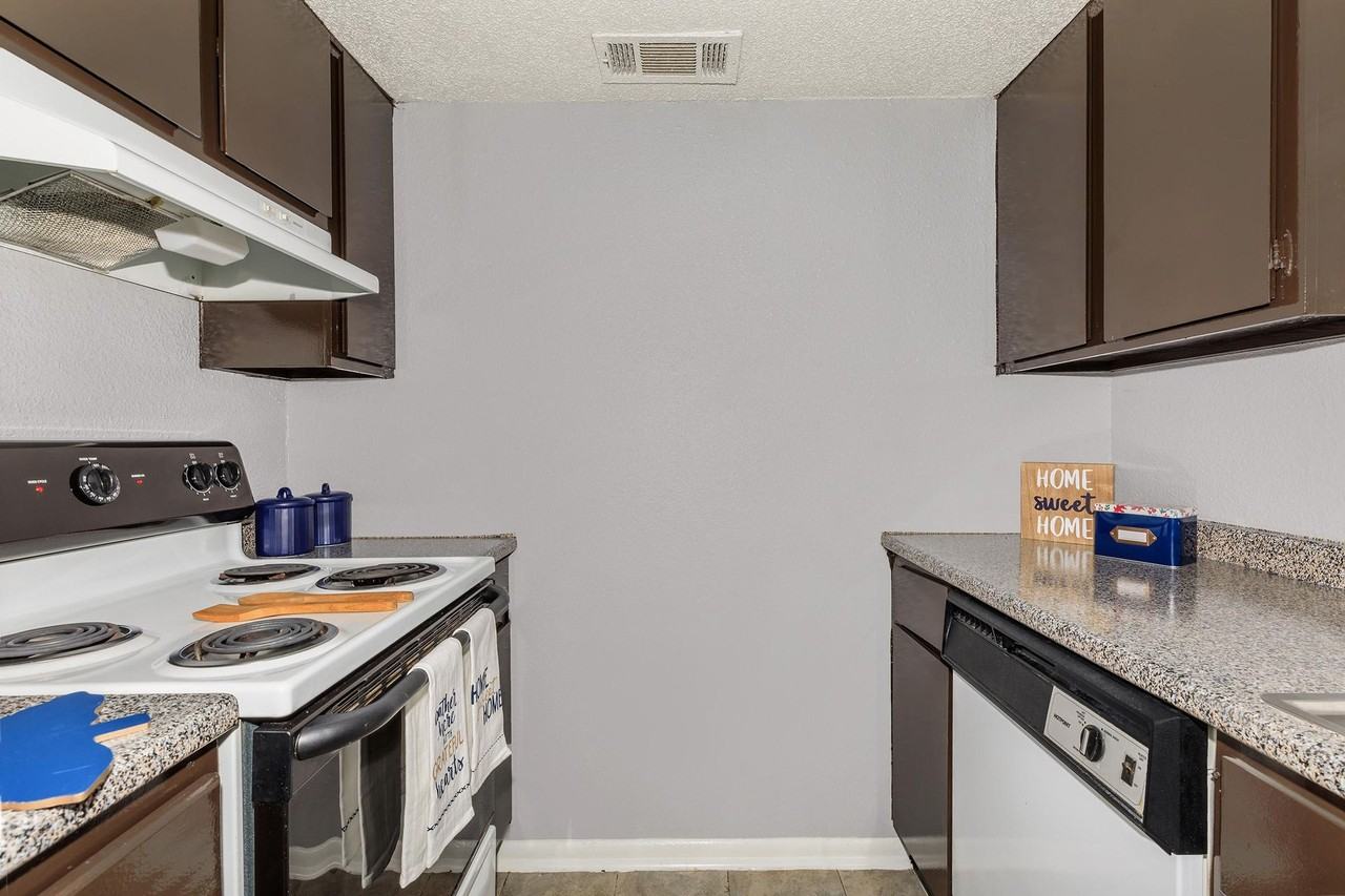 Port Arthur Park Apartments - Photo 3 of 11