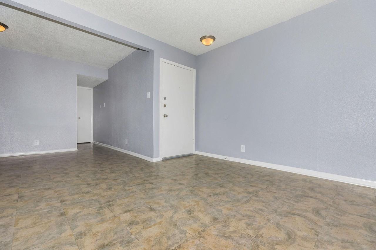 Port Arthur Park Apartments - Photo 4 of 11