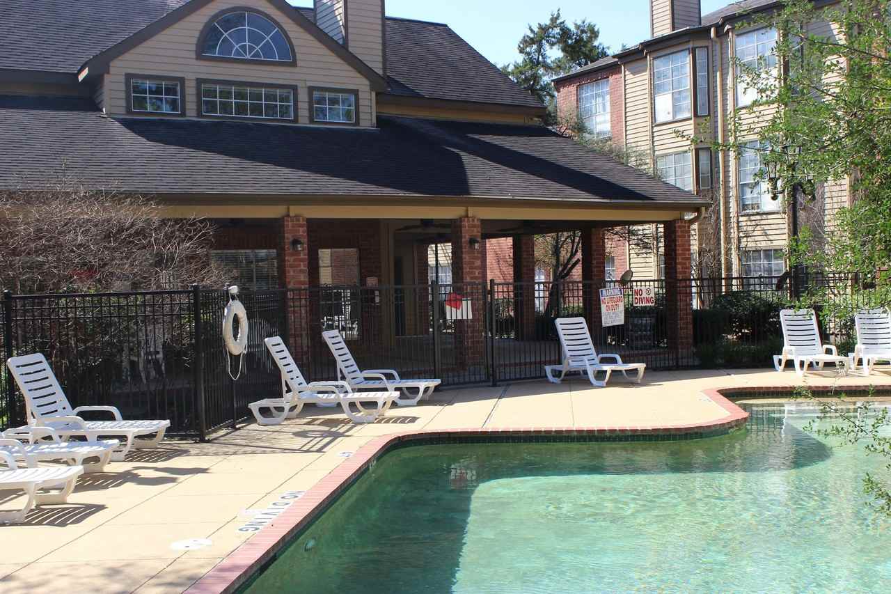Rockridge Commons - Photo 2 of 14