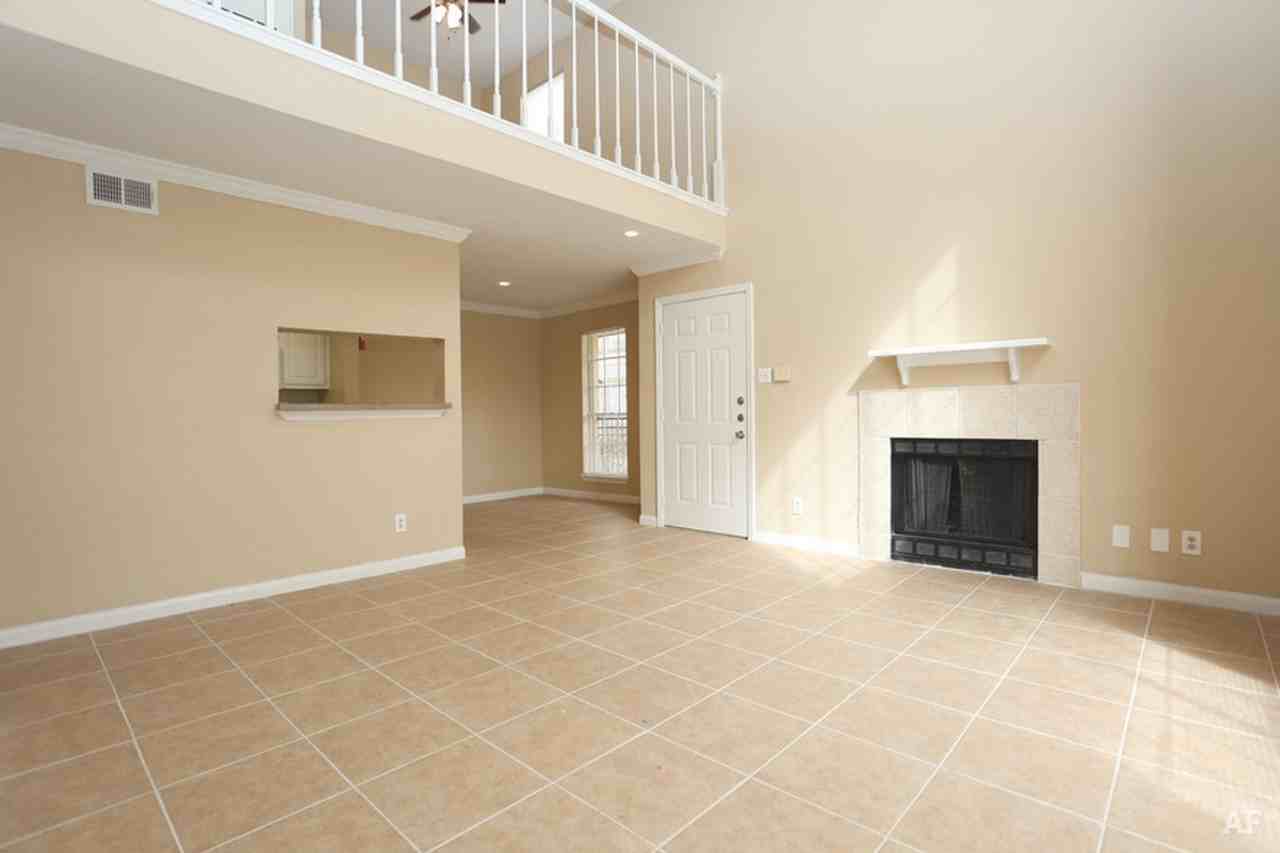 Rockridge Commons - Photo 4 of 14