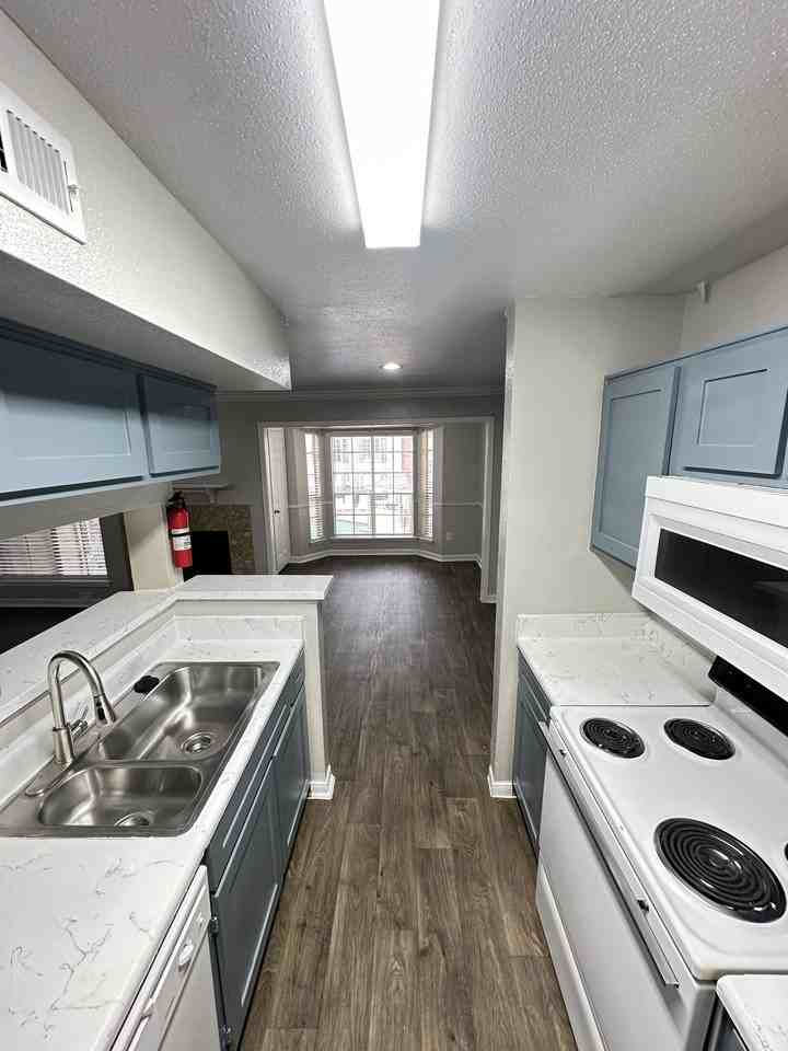 Rockridge Commons - Photo 7 of 14