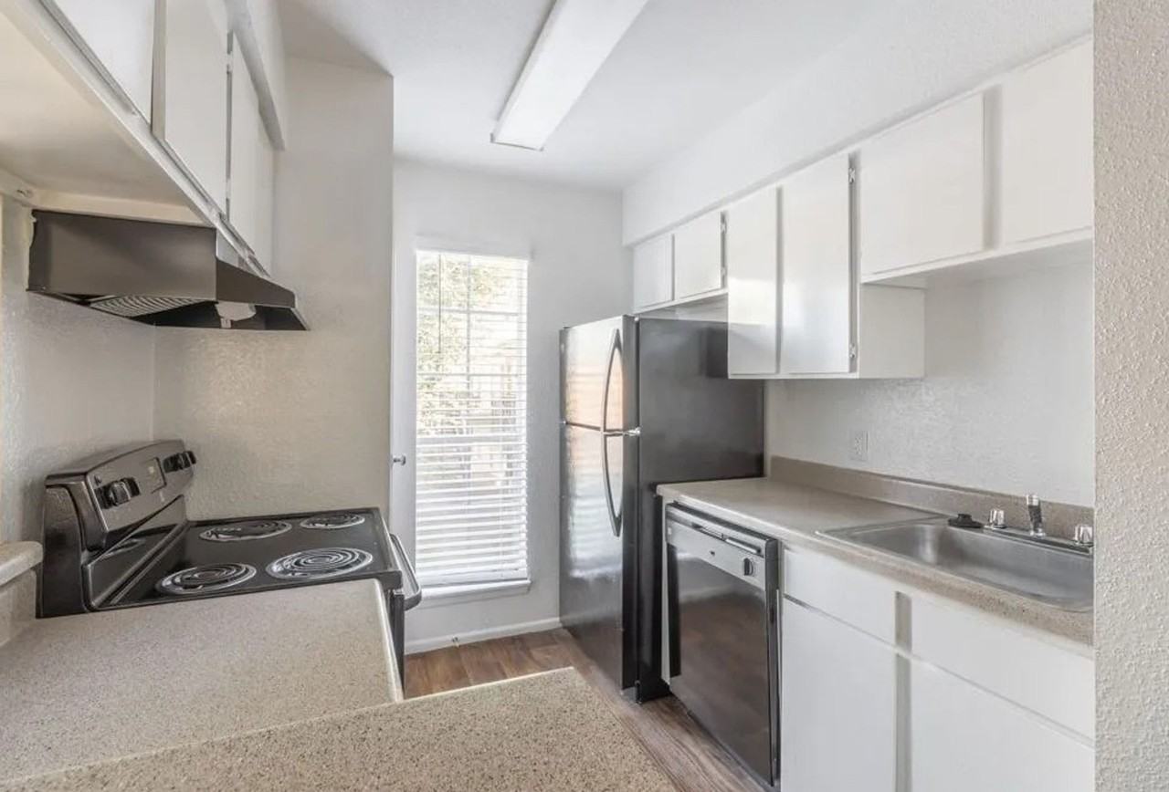 Rockridge Station Apartments - Photo 4 of 24