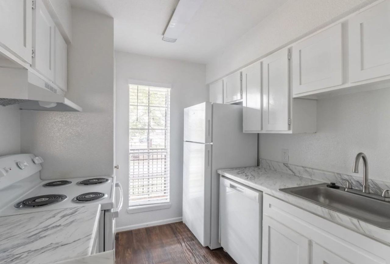 Rockridge Station Apartments - Photo 5 of 24
