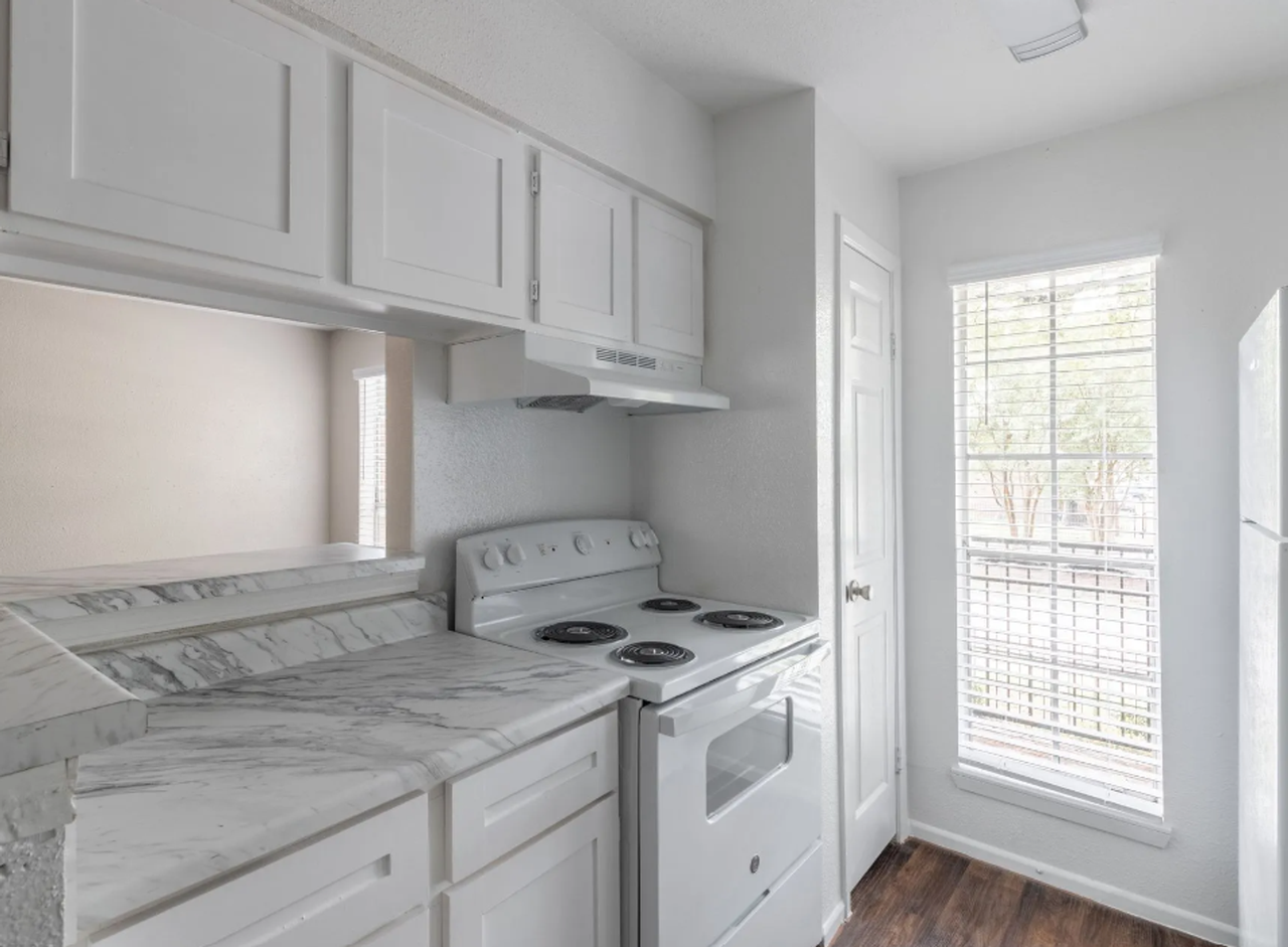 Rockridge Station Apartments - Photo 6 of 24