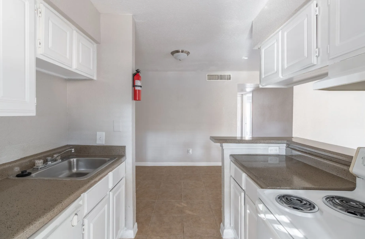 Rockridge Station Apartments - Photo 7 of 24