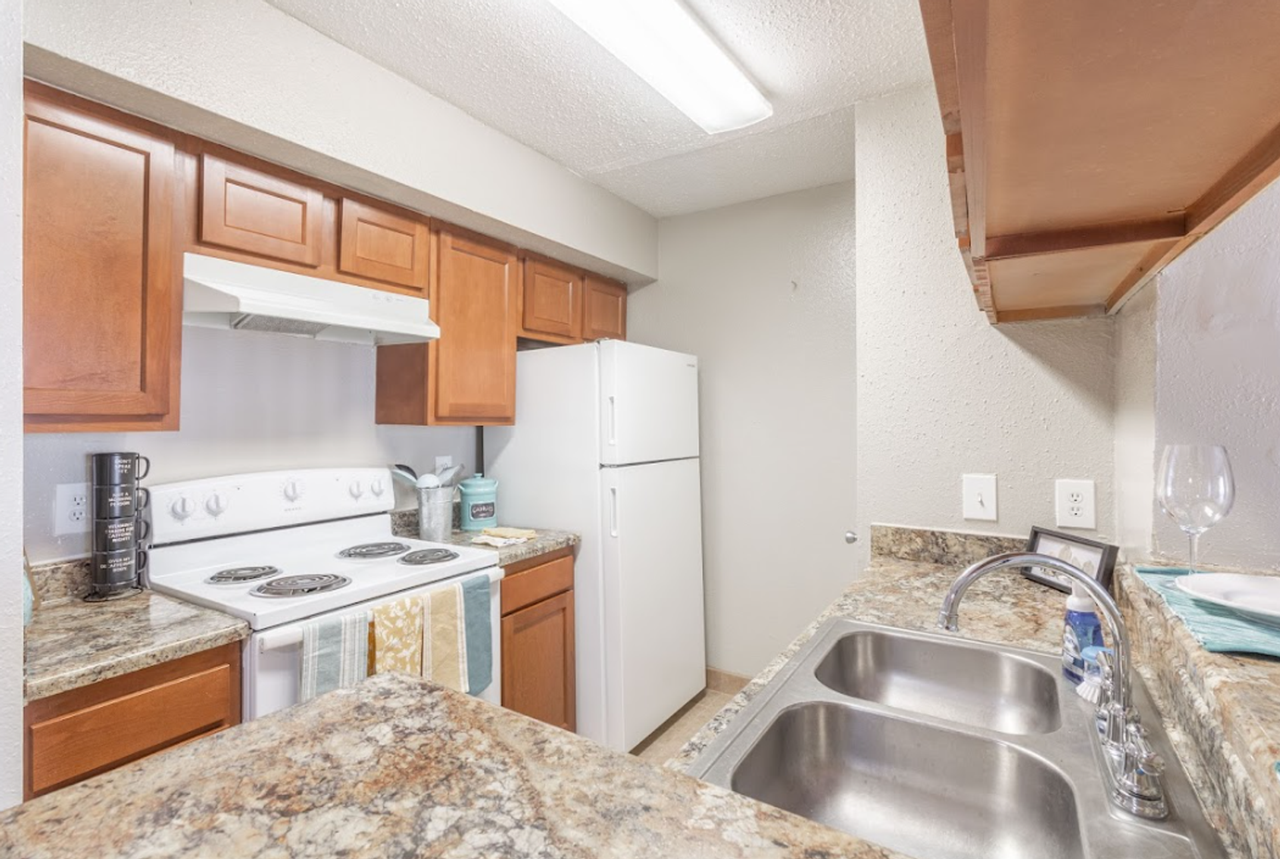 Wesley Gardens Apartments - Photo 5 of 20