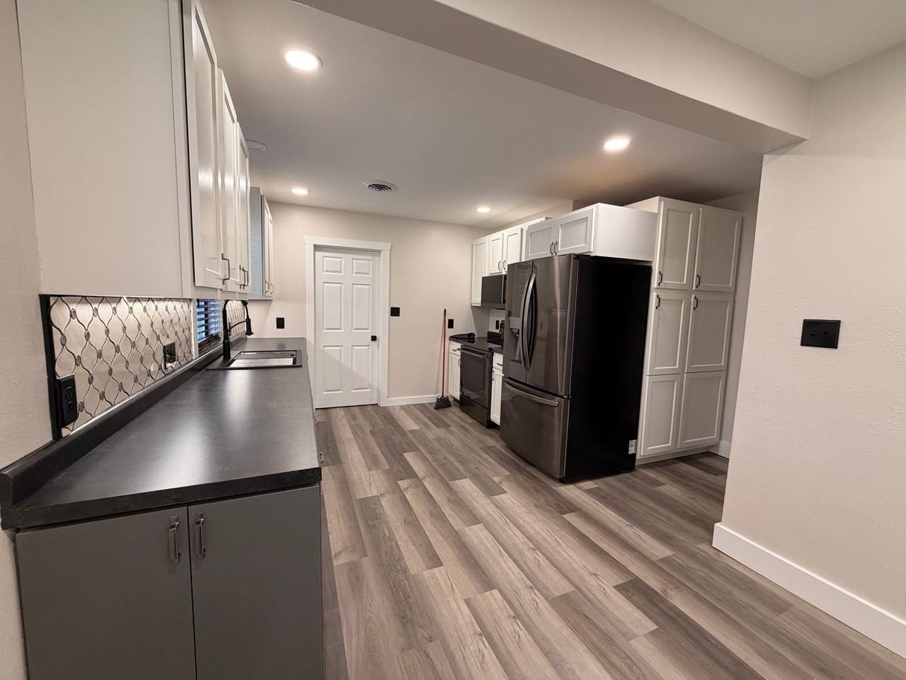 1906 Floral Ave - Photo 2 of 10