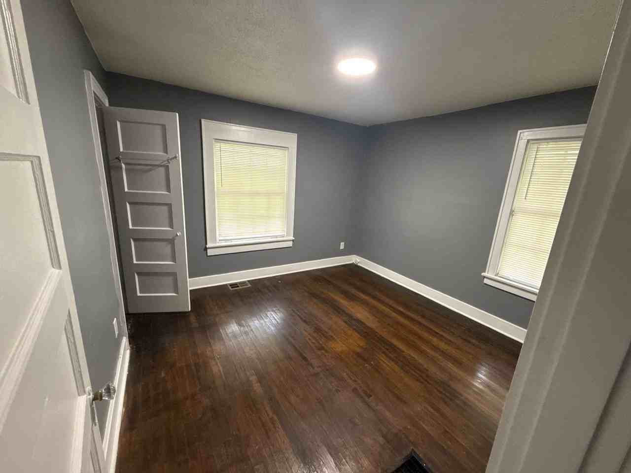 3615 Powell Ave - Photo 5 of 11