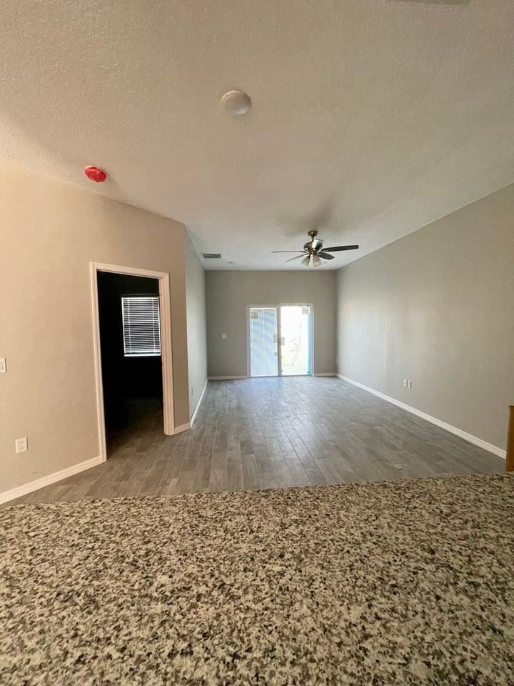 407 Bedlington Ct - Photo 2 of 21