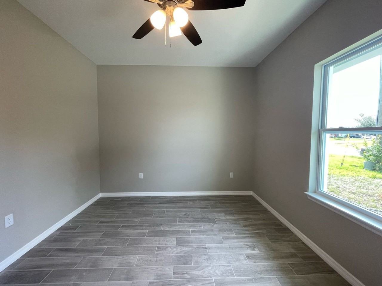 407 Bedlington Ct - Photo 6 of 21
